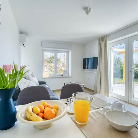 Apartamento Palma-2 By Interhome Lovran