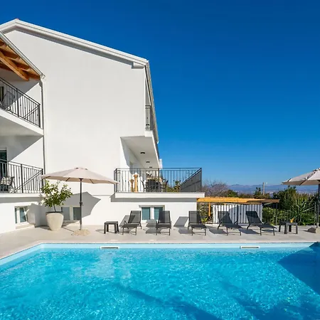 Palma-2 By Interhome